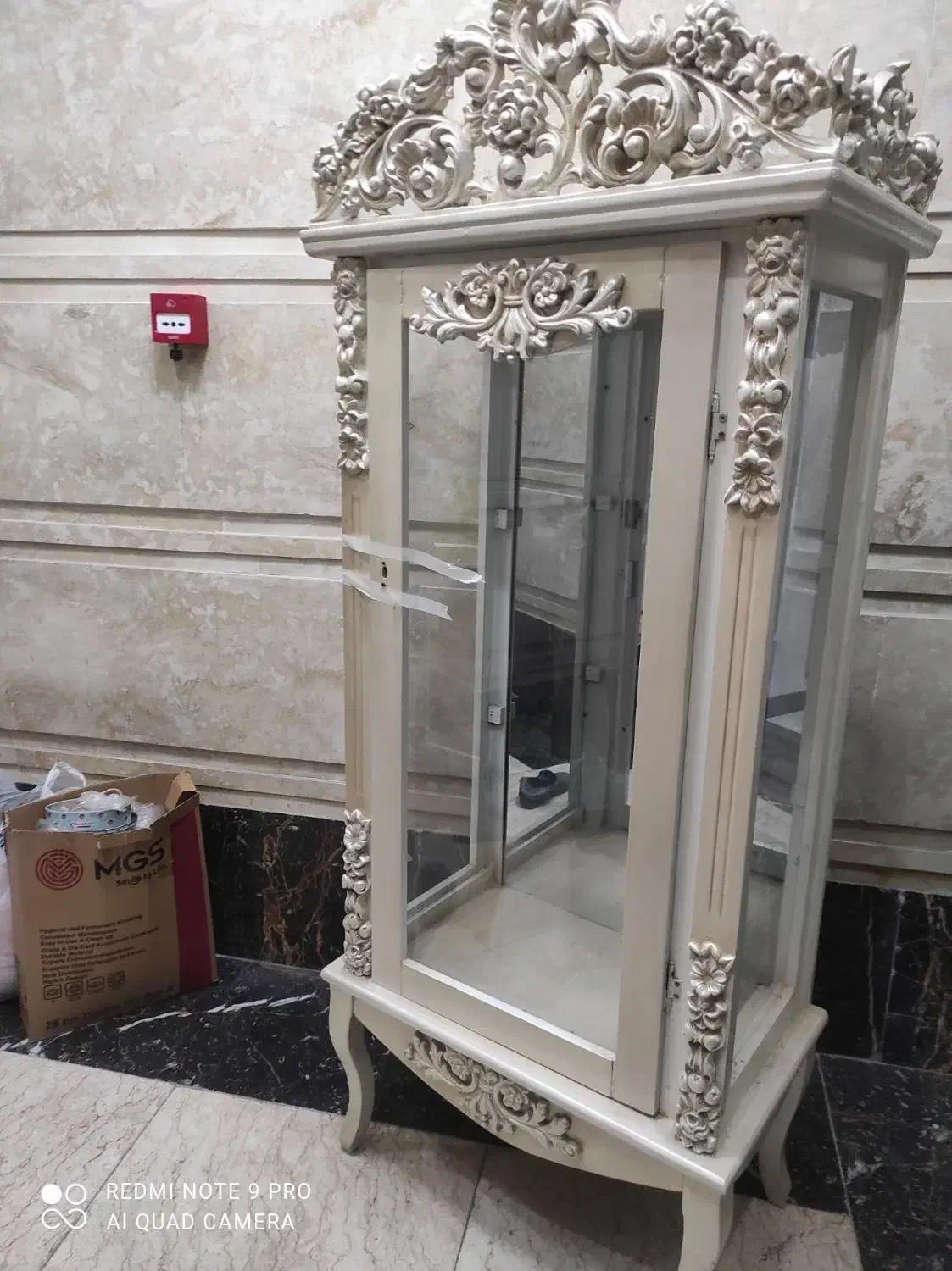 ویترین استخوانی بژ|بوفه، ویترین، کنسول|قرچک, مهدیه|دیوار