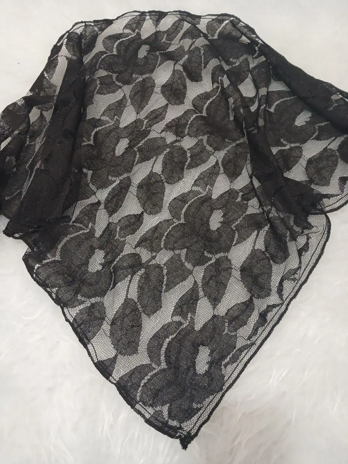 شال و مینی اسکارف|لباس|نیشابور, گنبد سبز|دیوار