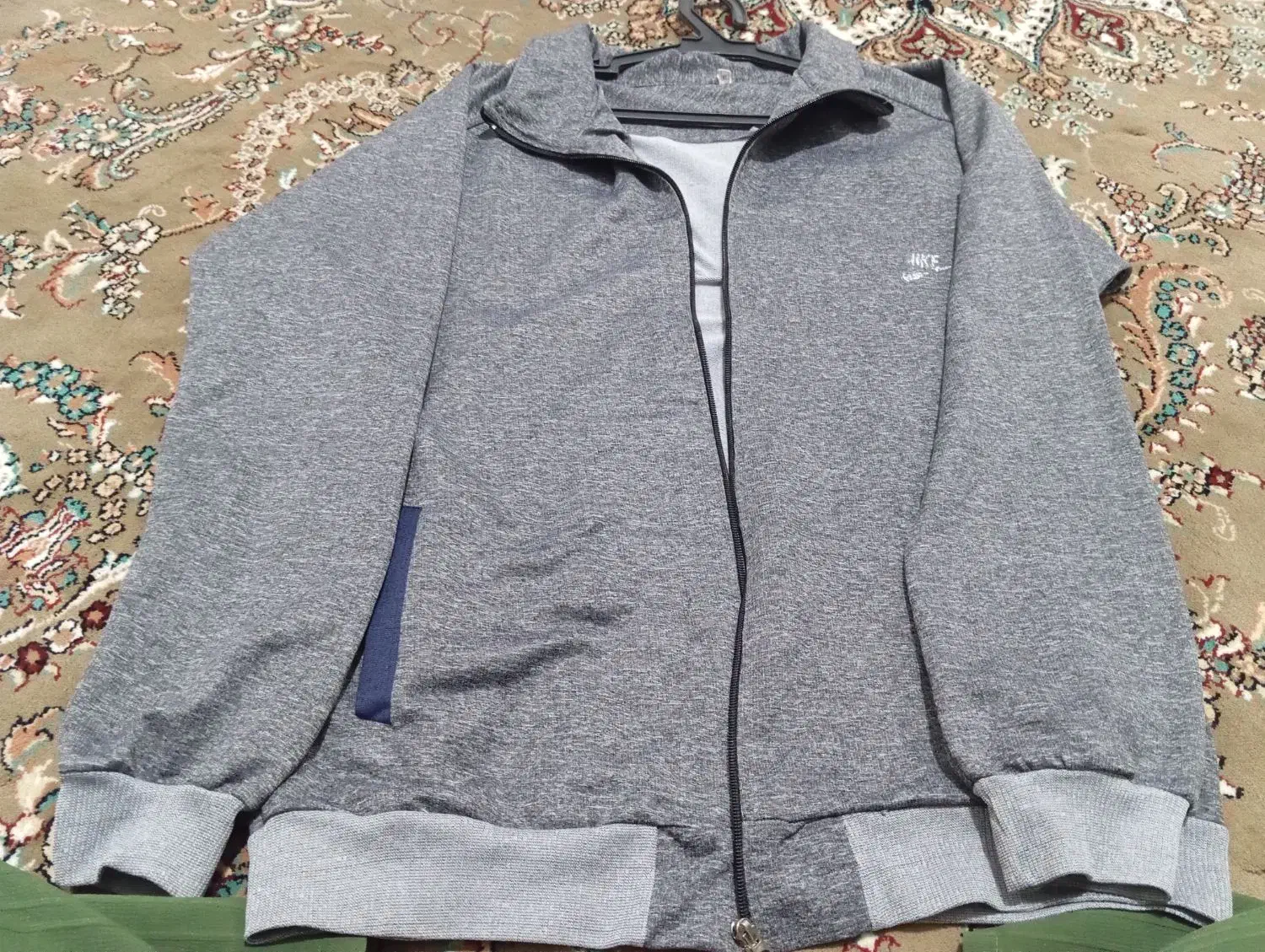 دوملولباس|لباس|تایباد, |دیوار