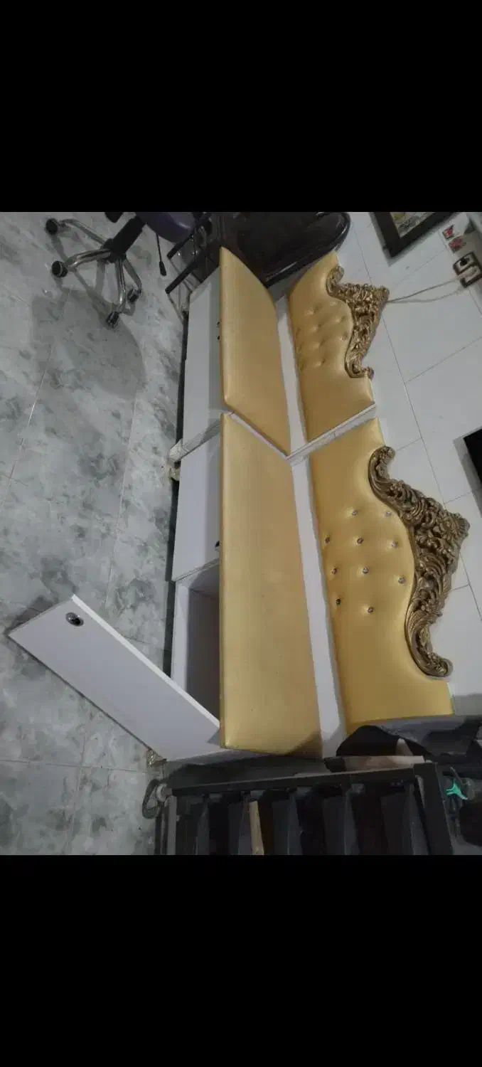 میز آرایشی و پاف و تخت اپلاسیون وصندلی اصلاح|آرایشگاه و سالنهای زیبایی|آبپخش, |دیوار