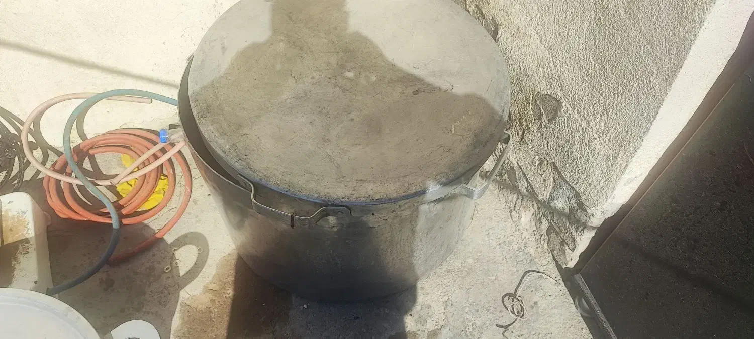 سلام۳عددقابلمه دوتاش یک سایز مساوی هست یکیش بزرگتر|ظروف پختوپز|صفادشت, |دیوار