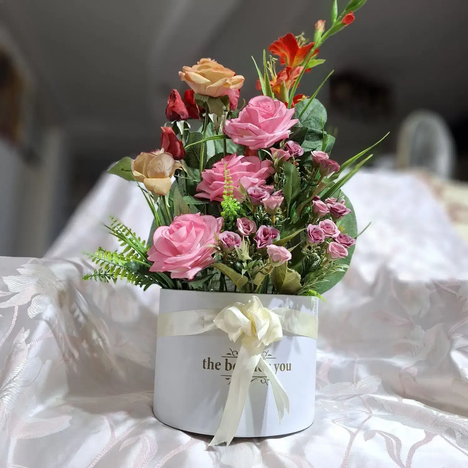 یک باکس گل مصنوعی نو، مناسب کادو و هدیه|صنایع دستی و سایر لوازم تزئینی|رشت, حسین آباد|دیوار