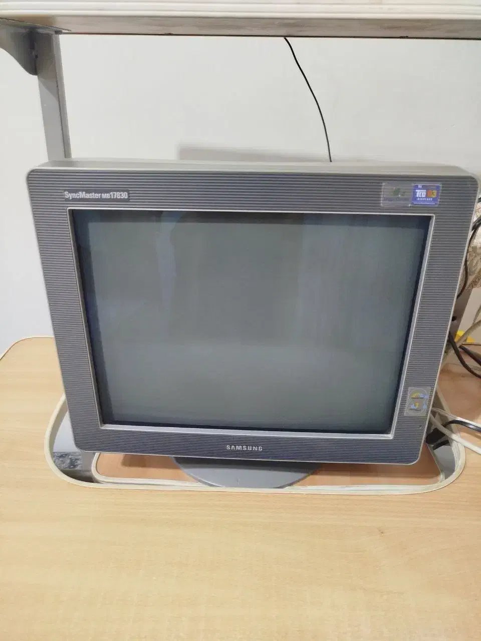 کامپیوتر در حد نو|میز تحریر و کامپیوتر|اسلام‌‌آباد غرب, |دیوار