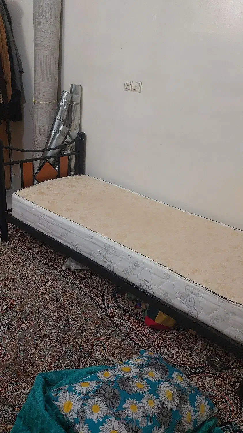 تشک پارسال خریدم نوعه|تخت و سرویس خواب|خمینی‌شهر, |دیوار