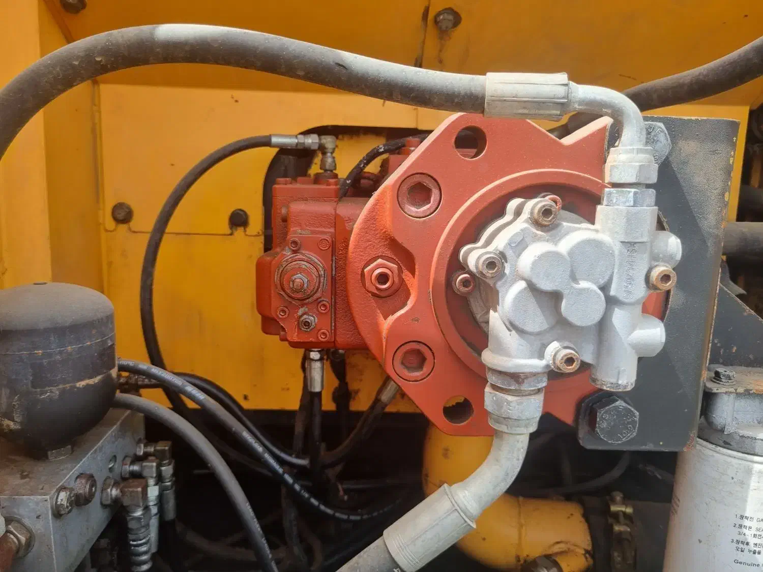 بیل هیوندای ۲۲۰ مدل ۲۰۱۸|خودرو سنگین|اهواز, کمپلو شمالی|دیوار