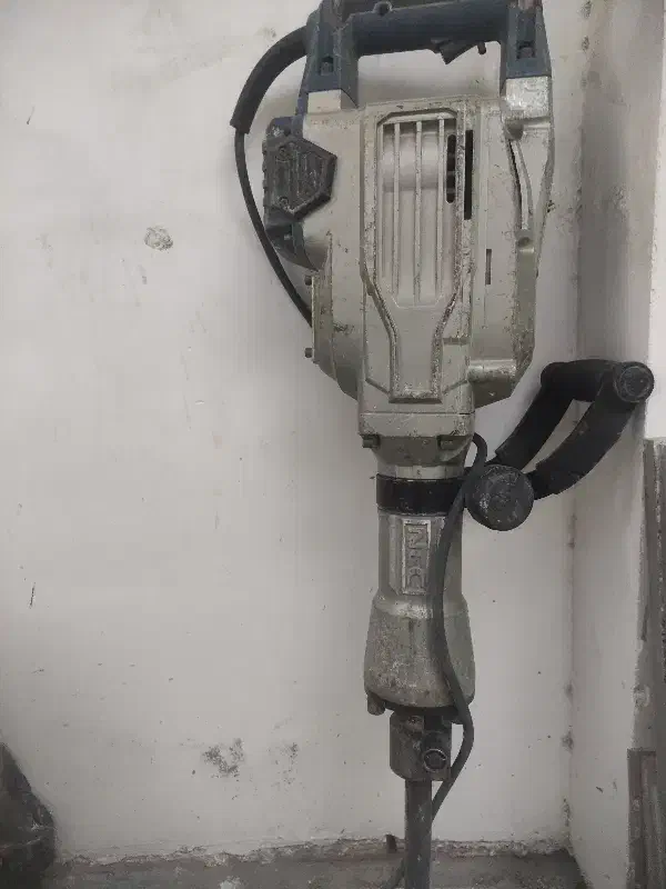 هیلتی چکش تخریب ۱۷۷۰ ان ای سی|ابزارآلات|برخوار, |دیوار