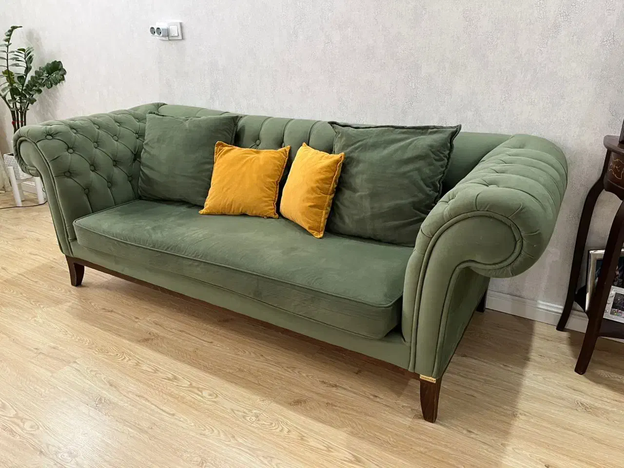 ناهارخوری ۸ نفره سالم و زیبا و کاناپه چستر|میز و صندلی غذاخوری|قزوین, |دیوار