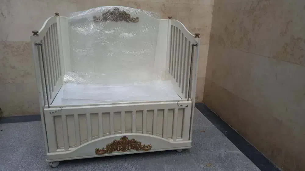 تخت کودک کنار تخت مادر تمام چوبی و بسیار مستحکم|تخت و صندلی بچه|تهران, آشتیانی|دیوار