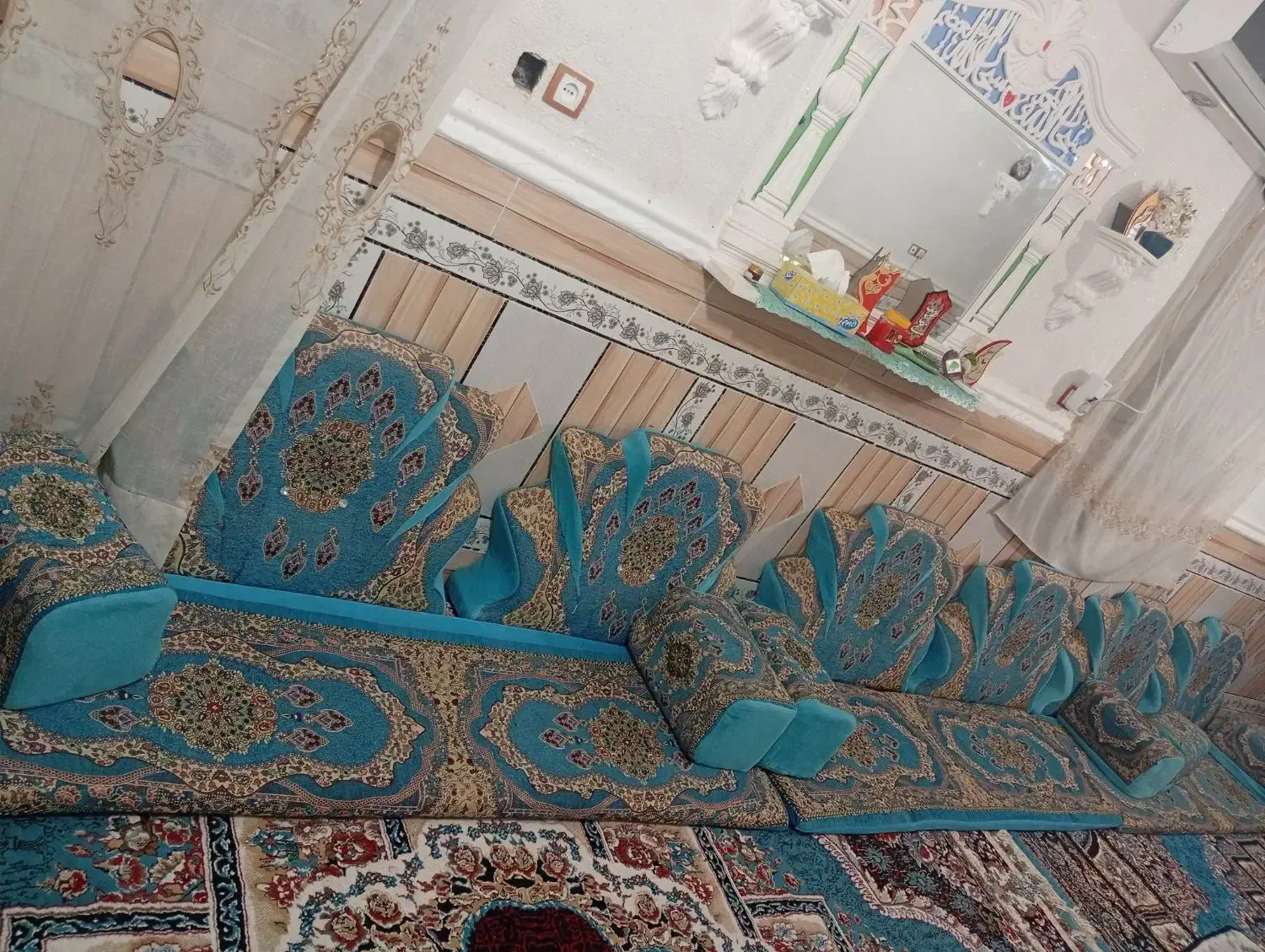 پشتی خلیجی شاه نشین|مبلمان خانگی و میز عسلی|خاش, |دیوار