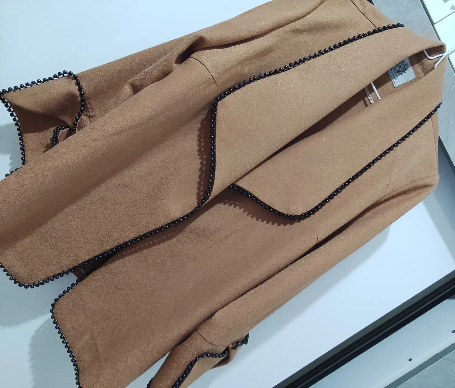 مانتو کت|لباس|مشگین شهر, |دیوار