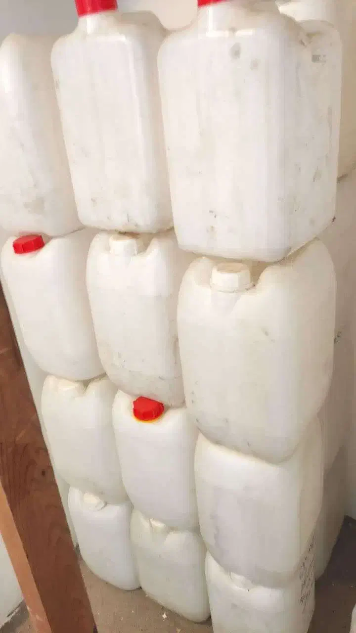 فروش فوری گالن 20 لیتری حمل روغن خوراکی هر عدد 25|ظروف نگهدارنده، پلاستیکی، یک‌بارمصرف|بابل, |دیوار