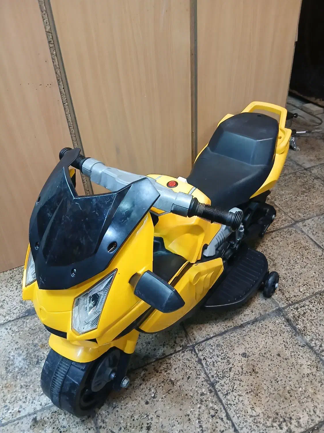 موتور شارژی کودک|اسباب‌‌بازی|ری, سرتخت|دیوار