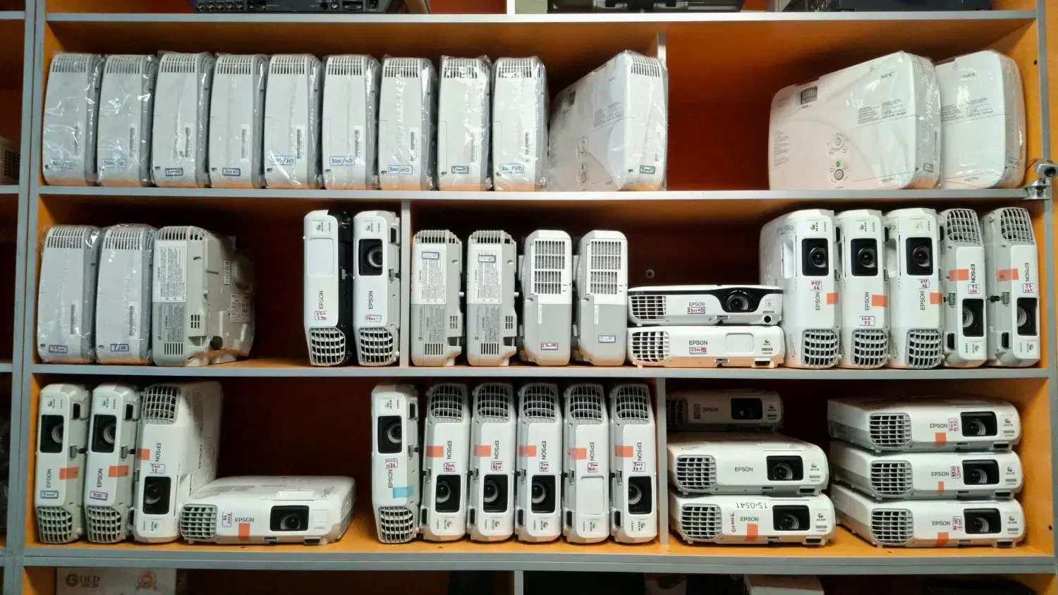 فروش تخصصی ویدیو پروژکتور های اپسونی قیمت ویژه|تلویزیون و پروژکتور|بیرجند, |دیوار