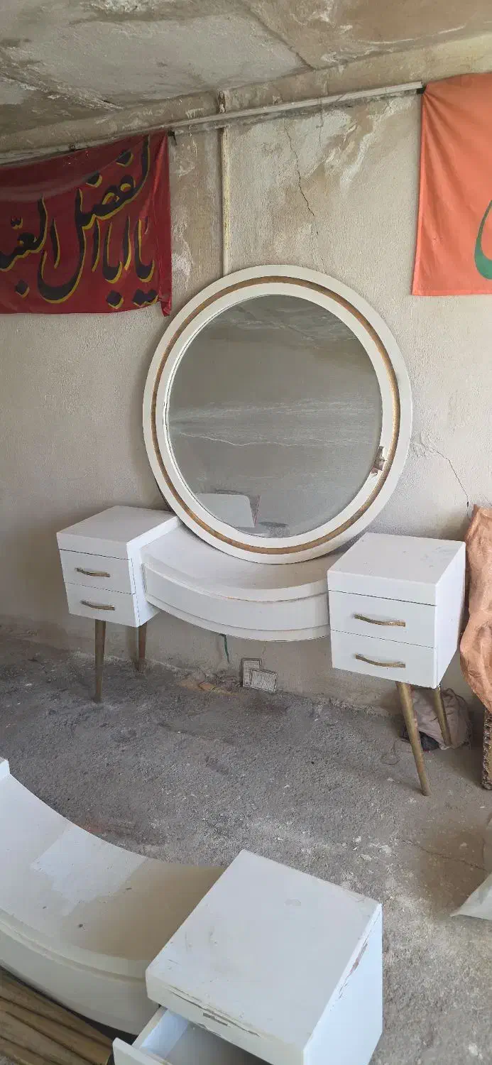 آینه و کنسول|بوفه، ویترین، کنسول|ایلام, |دیوار