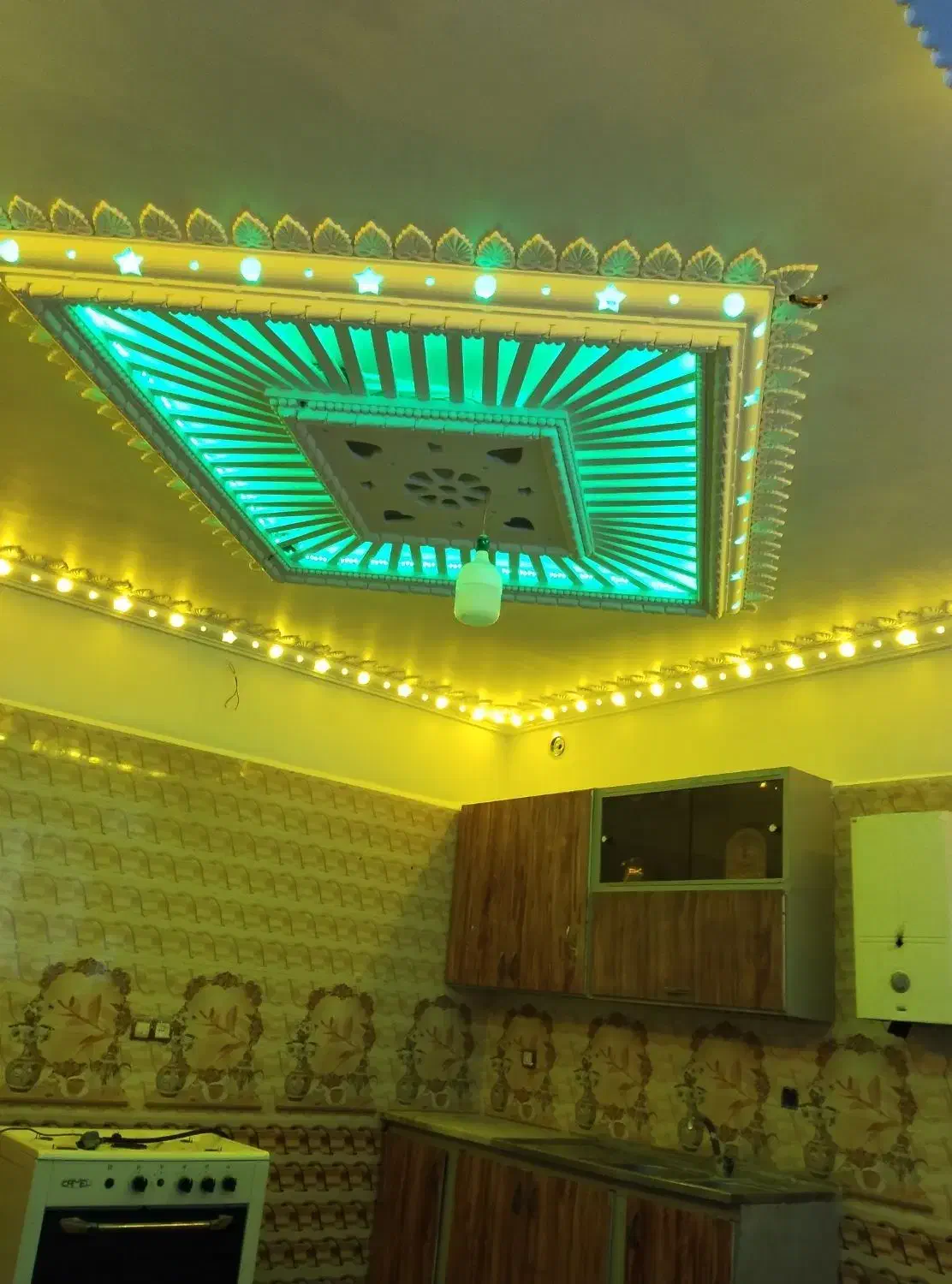 برق کشی ساختمان و نصب دوربین مداربسته|خدمات پیشه و مهارت|خاش, |دیوار