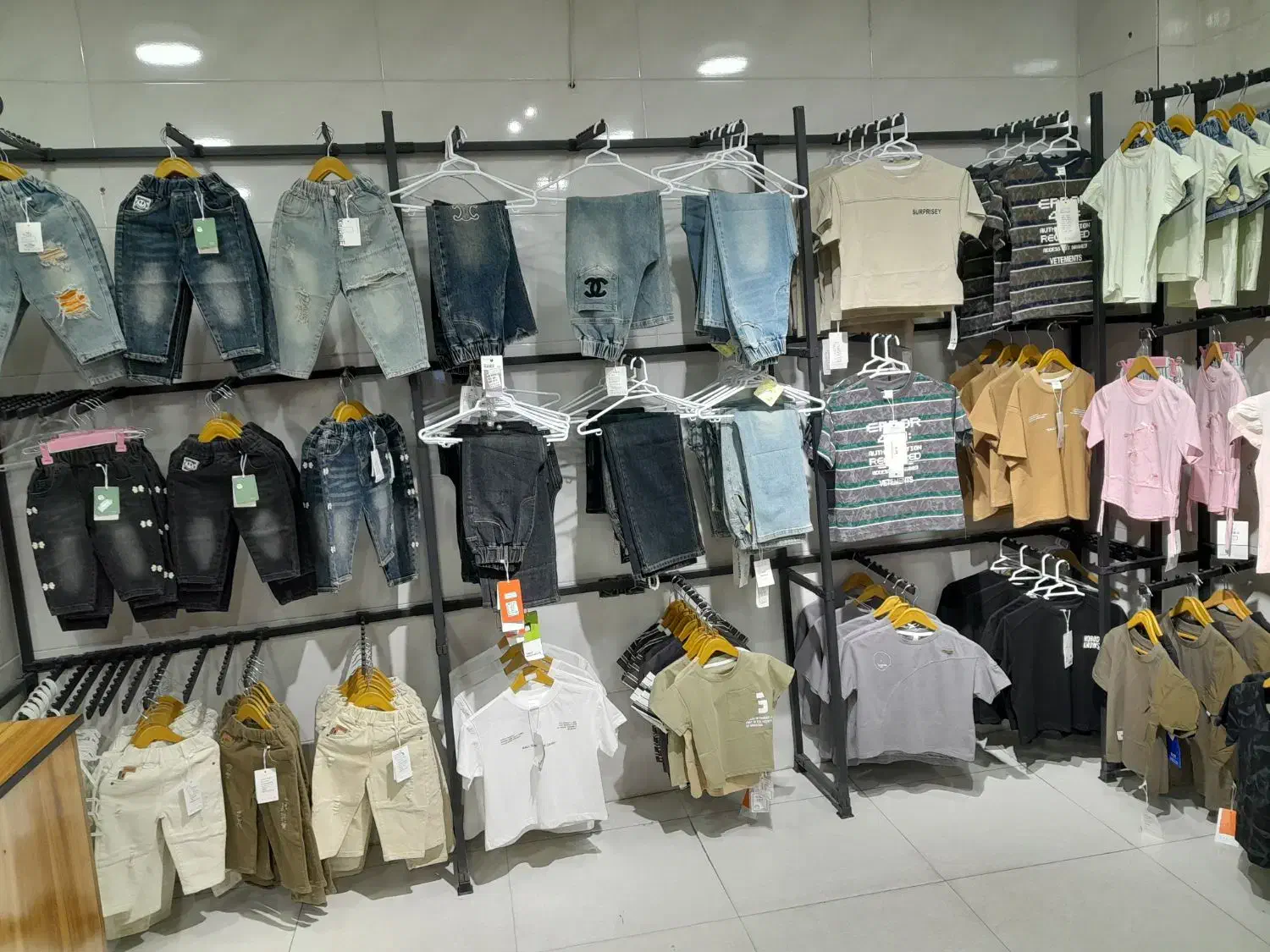 فروشندگی در لباس فروشی|استخدام بازاریابی و فروش|فولادشهر, B4|دیوار