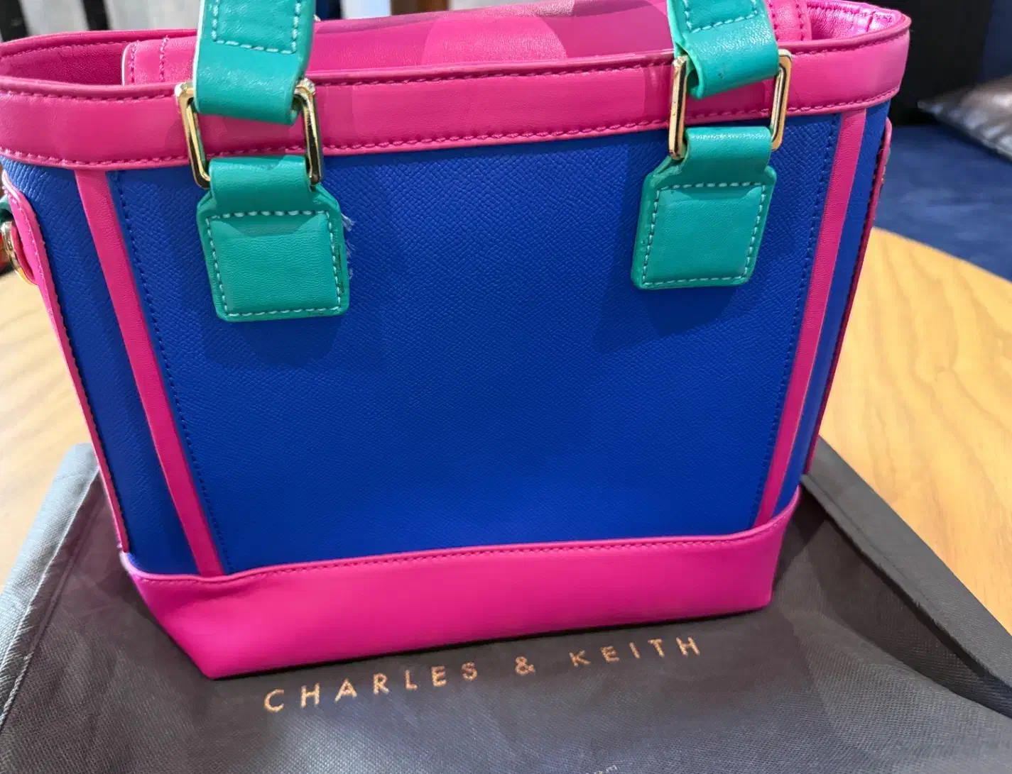 کیف زنانه چارلز اند کیت charles &keith|کیف، کفش، کمربند|تهران, کامرانیه|دیوار