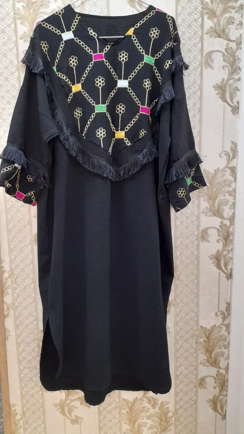 مانتو جلو بسته کفتان|لباس|تهران, ورزشگاه آزادی|دیوار