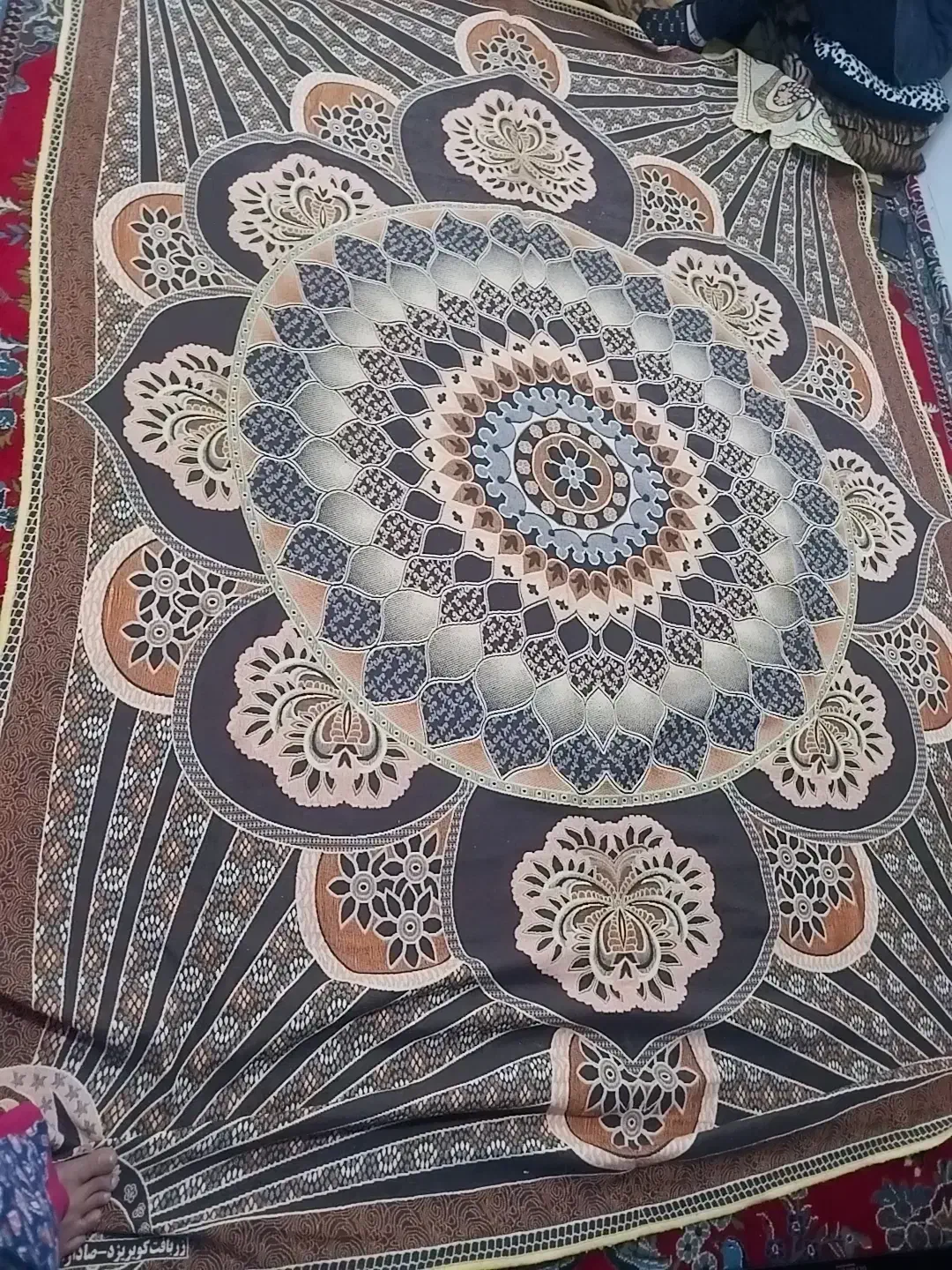 روفرشی 2عدد ضخیم زربافت یزد6 متری|روفرشی|مشهد, هفت تیر (نه دره)|دیوار