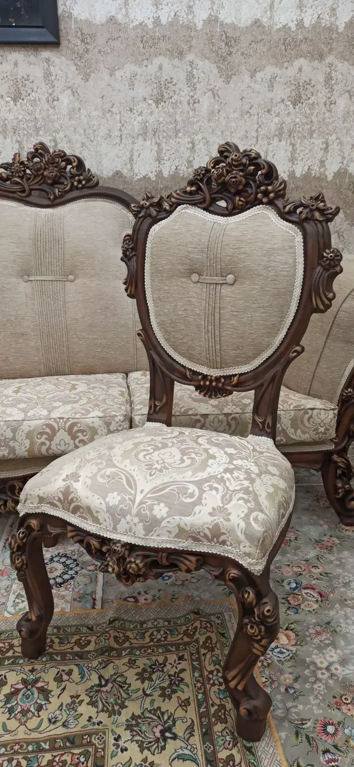 مبل ۹نفره ۱۰۰درصدچوب گردو بشرط نو نو باکاور ژله ای|مبلمان خانگی و میز عسلی|تهران, شهرک چیتگر|دیوار