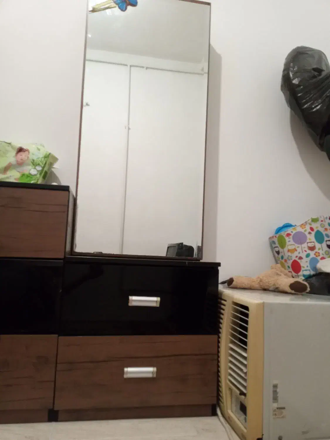 کمد آینه دار|جاکفشی، کمد، دراور|بندر انزلی, نیمه شعبان|دیوار