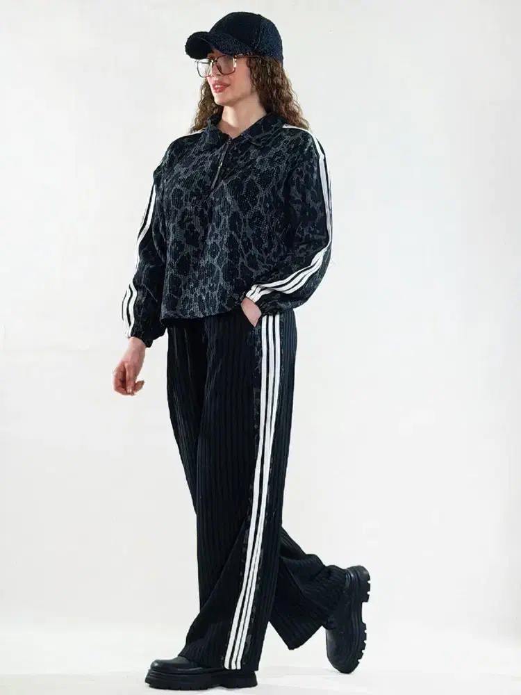 لباس|لباس|تهران, فلسطین (میدان انقلاب)|دیوار