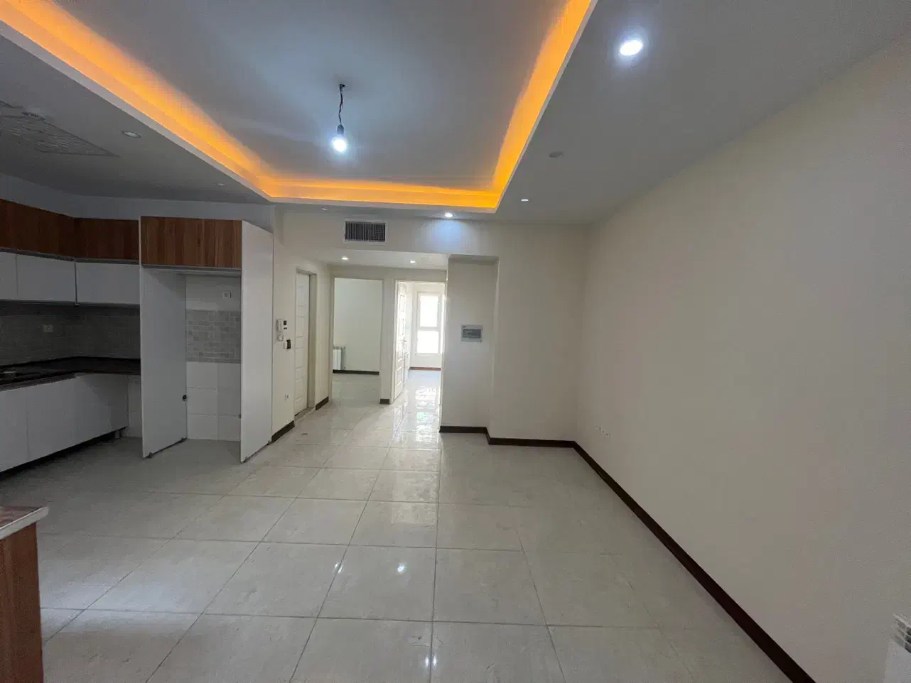 ۶۷ متر / دو خوابه/ نوساز کلید نخورده/ بلوار اصلی