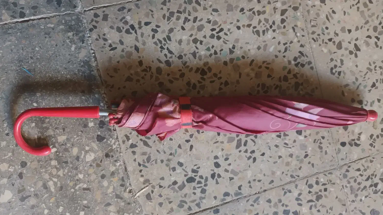 چتر کوچولو دخترونه|کفش و لباس بچه|ایلام, |دیوار