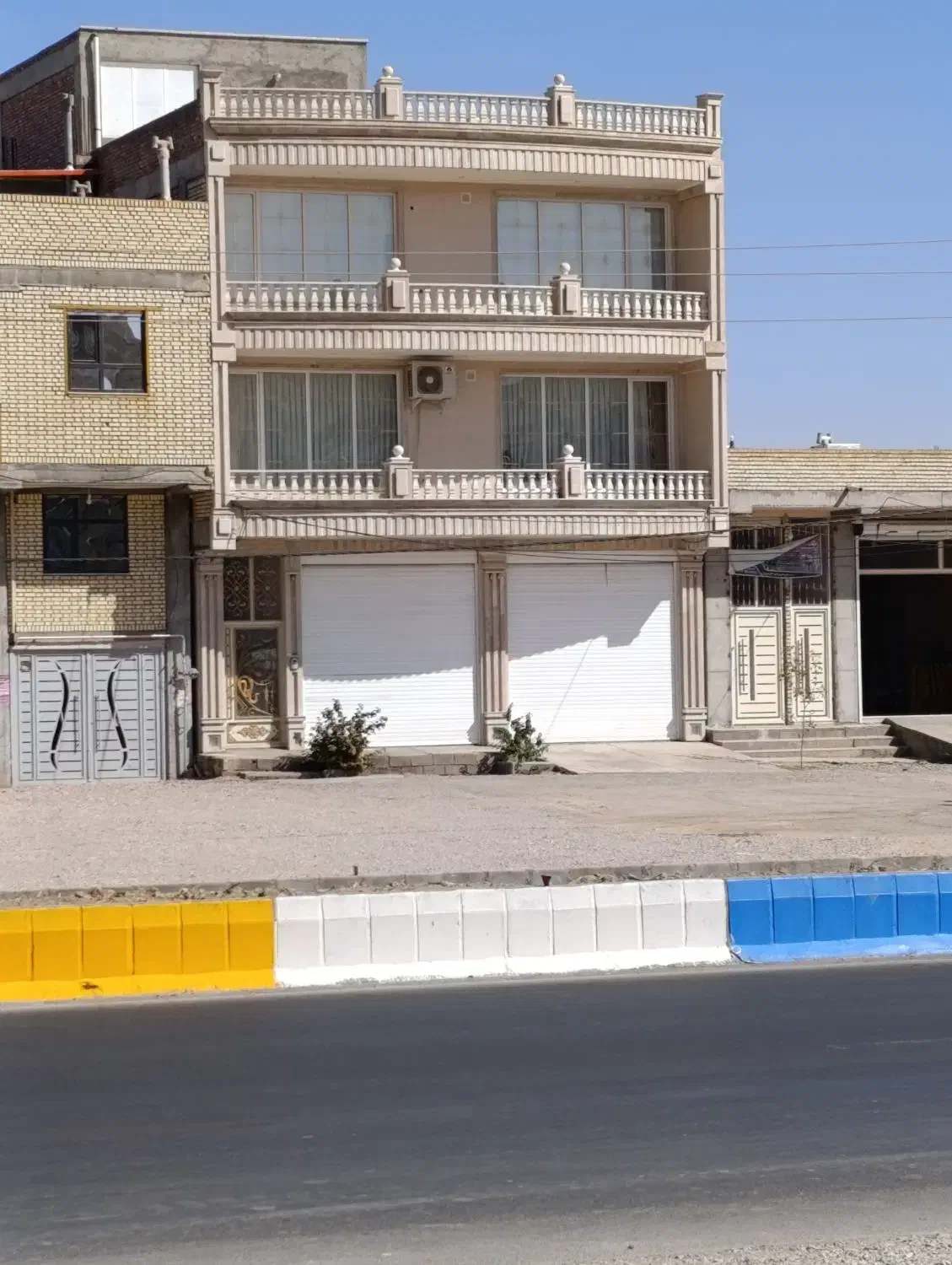 دو دهنه مغازه تجاری یک پارچه اجاره داده میشود|اجارهٔ مغازه و غرفه|میاندوآب, |دیوار