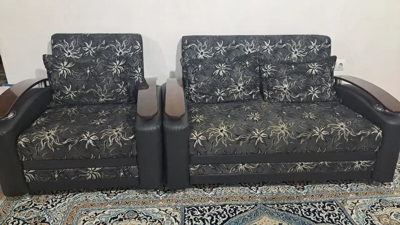 مبل هفت نفره.همراه با گل میز وکوسن|مبلمان خانگی و میز عسلی|بندر امام خمینی, |دیوار