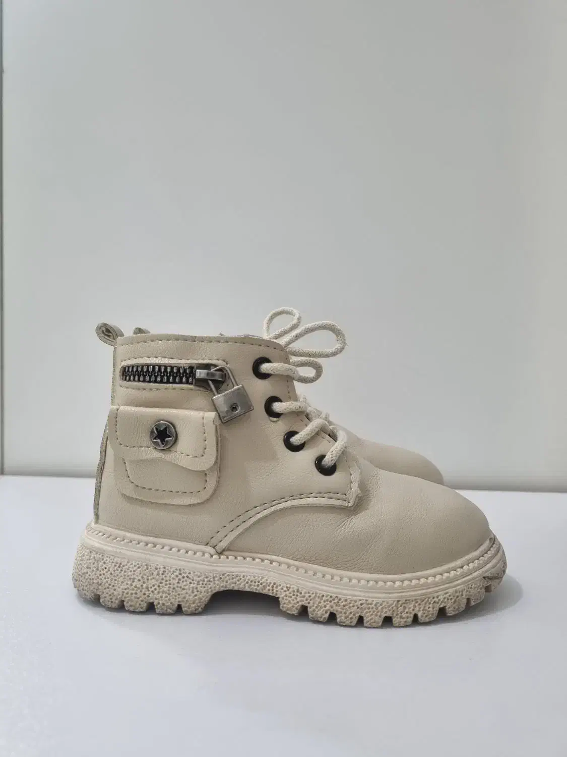 بوت بچگانه سایز 26|کفش و لباس بچه|قزوین, |دیوار