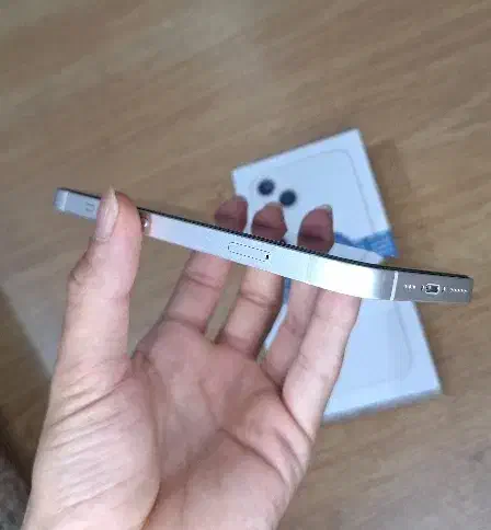 آیفون 13 نرمال همراه با شارژر و تجهیزاتش|موبایل|رشت, فلسطین|دیوار