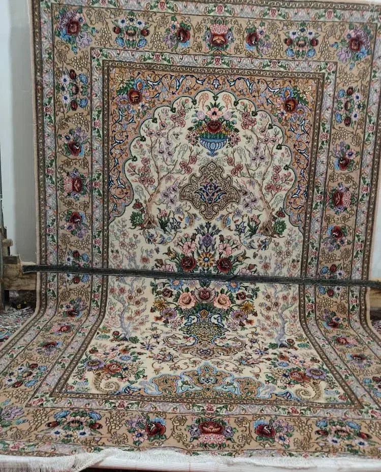 فرش دستباف با نقش و نگار بسیار زیبا|فرش|پیر بکران, |دیوار