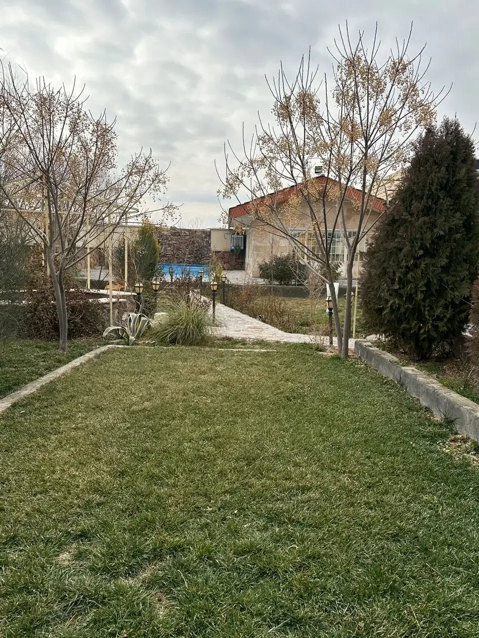 باغ ویلا ۷۰۰ متری خوش جا|فروش خانه و ویلا|اصفهان, براآن شمالی|دیوار