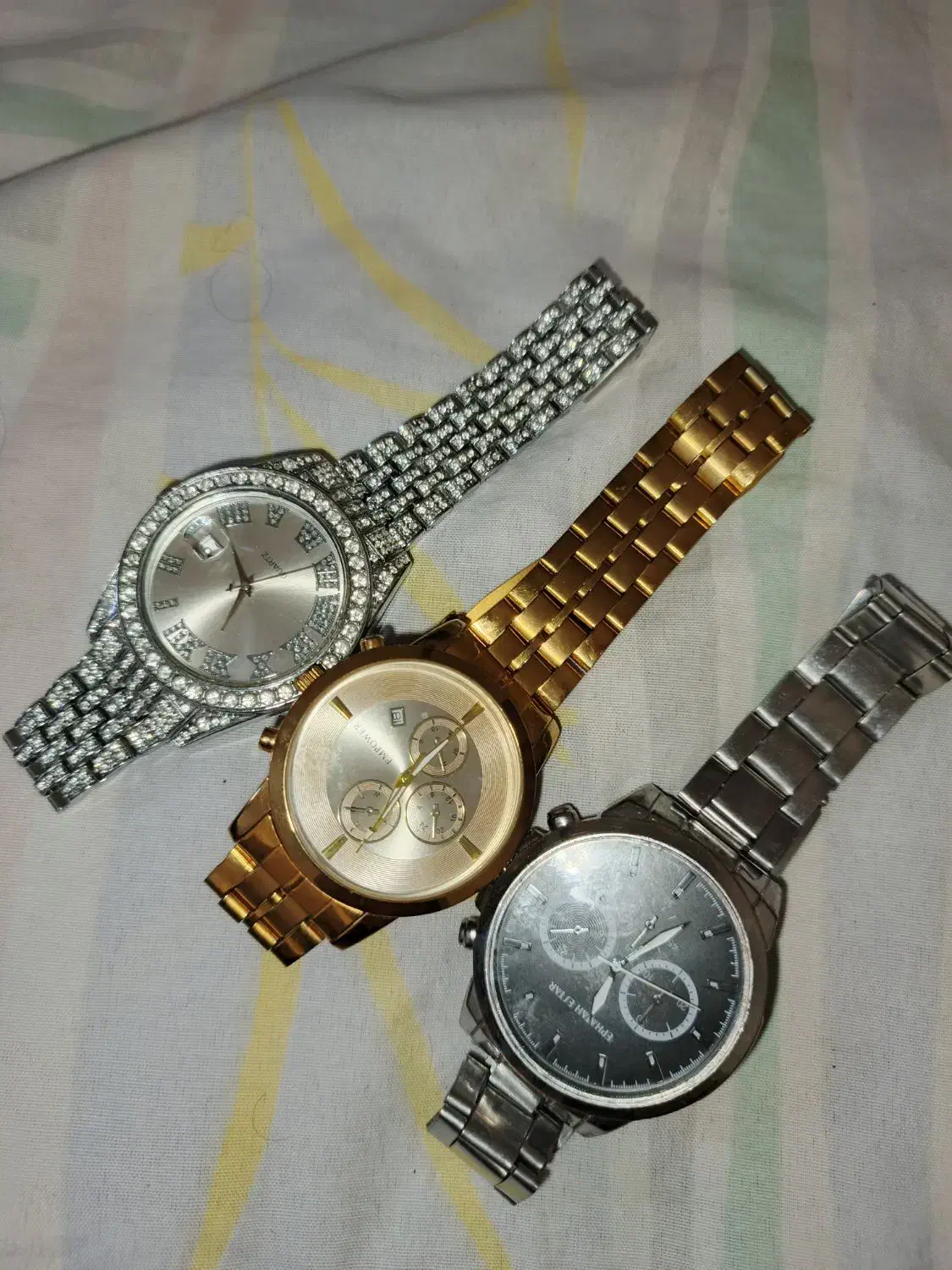 ساعت اصل نو سه عدد معاوضه با گوشی یا نقدا|ساعت|بم, |دیوار