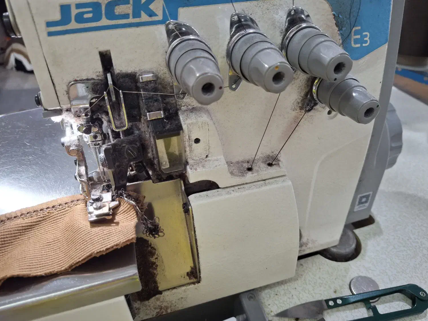 استخدام وسط کار خانم|استخدام صنعتی، فنی، مهندسی|کرج, شهرک فهمیده|دیوار