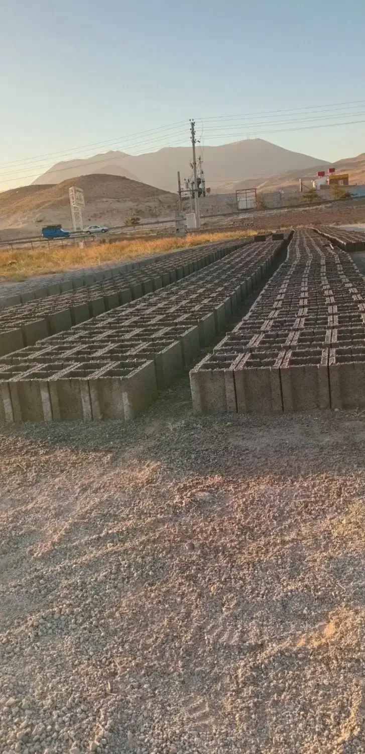 به یک شاگرد درکارگاه بلوک زنی نیازمندیم|استخدام معماری، عمران و ساختمانی|آذرشهر, |دیوار