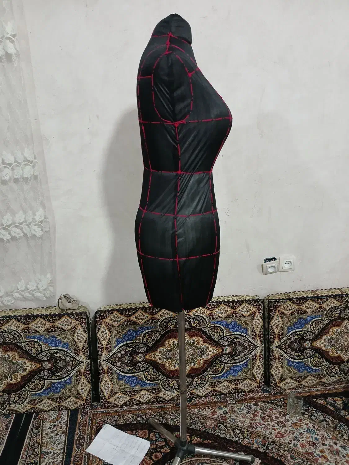 مانکن خیاطی سوزن خور|لوازم خیاطی و بافتنی|قروه, |دیوار