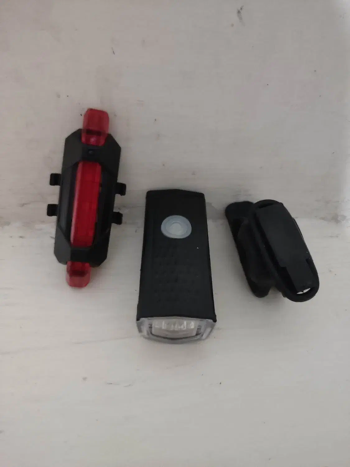 چراغ جلو و عقب دوچرخه شارژی و کم‌کار|لامپ و چراغ|مشهد, فاطمیه|دیوار