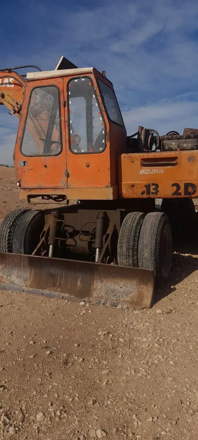 بیل لاستیکی ۳۰۲|خودرو سنگین|آبیک, |دیوار