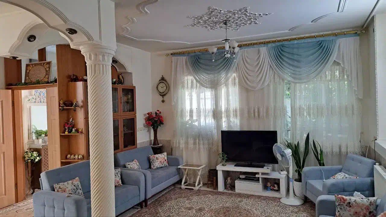 ویلایی محمودیه بهترین آب و هوا و محیط زندگی|فروش خانه و ویلا|شیراز, محمودیه|دیوار