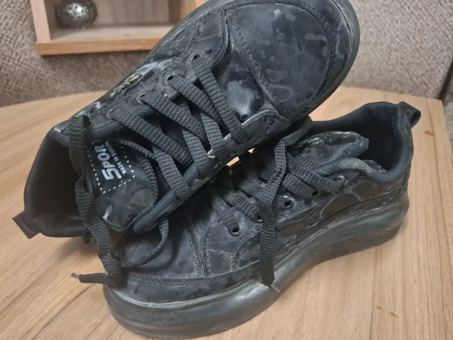 کفش کتانی|کیف، کفش، کمربند|قم, سراجه (۱۵ خرداد)|دیوار