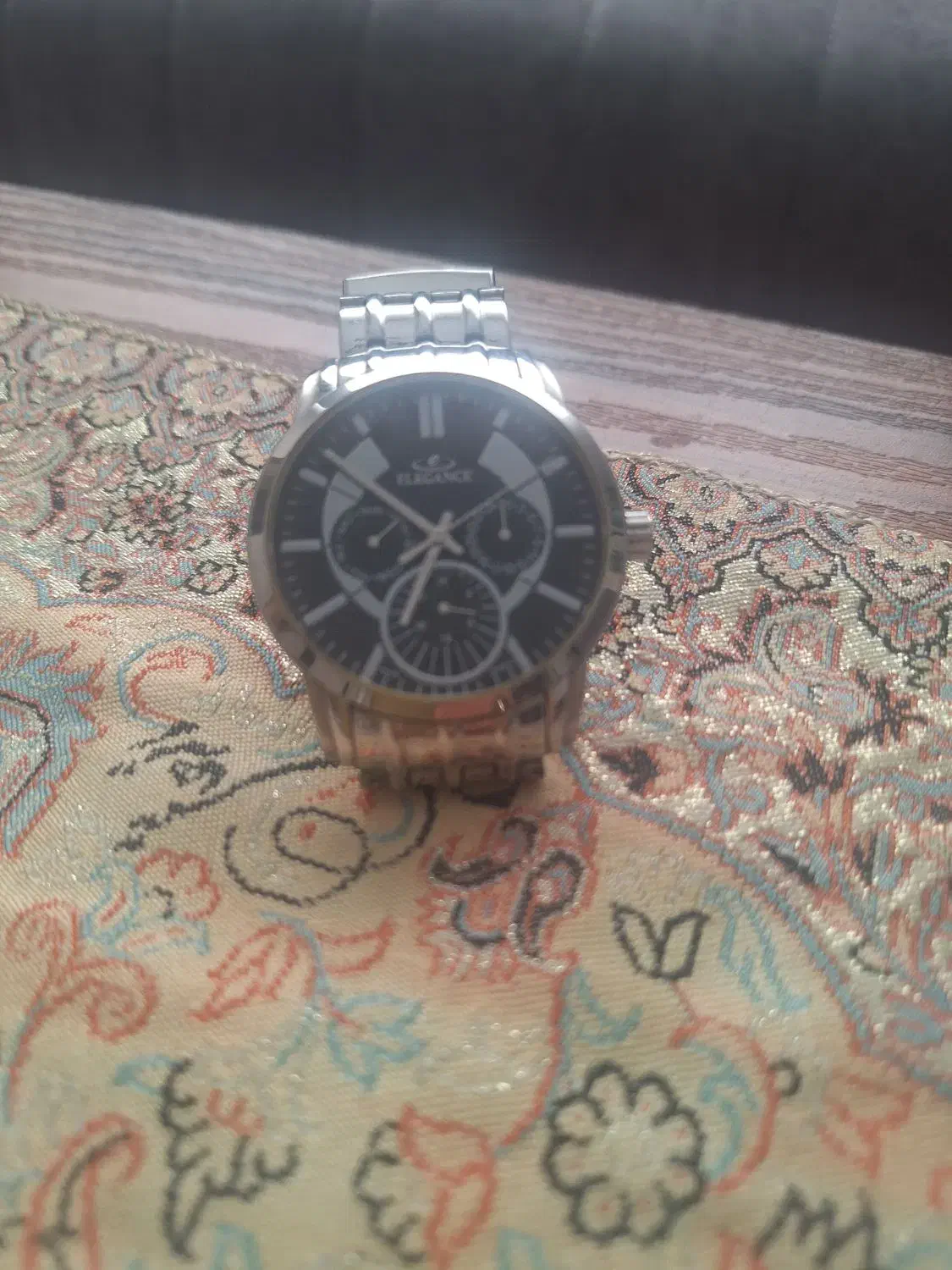 ساعت الگانس|ساعت|پردیس, فاز ۵|دیوار