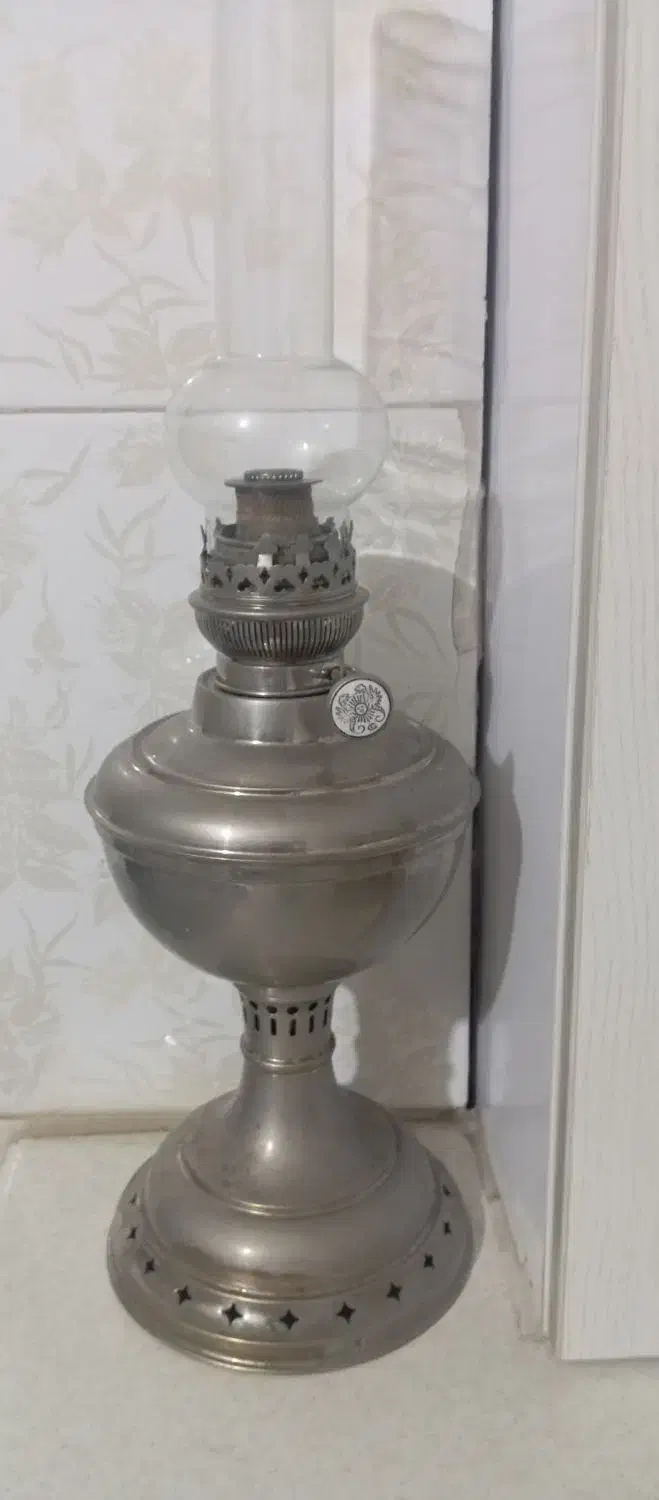 چراغ گردسوز  قدیمی|کلکسیون اشیاء عتیقه|اندیشه, اندیشه فاز ۱|دیوار