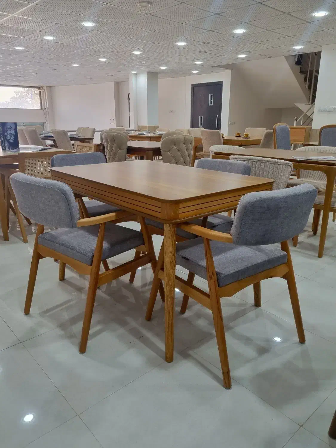 غداخوری مدل کوین|میز و صندلی غذاخوری|مهاباد (آذربایجان غربی), |دیوار