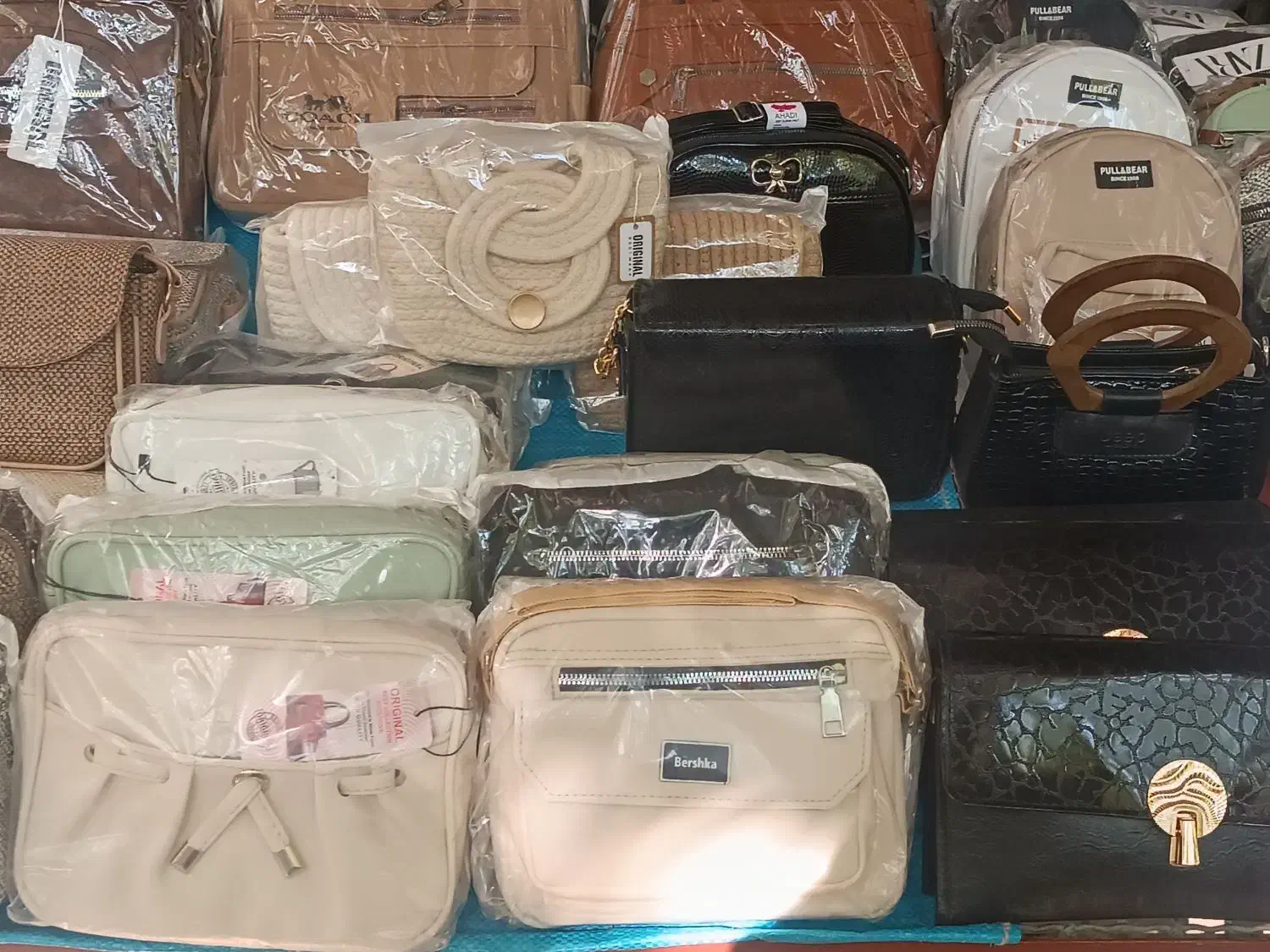 عرضه انواع کیف زنانه بچه گانه و دخترانه|کیف، کفش، کمربند|بروجرد, |دیوار