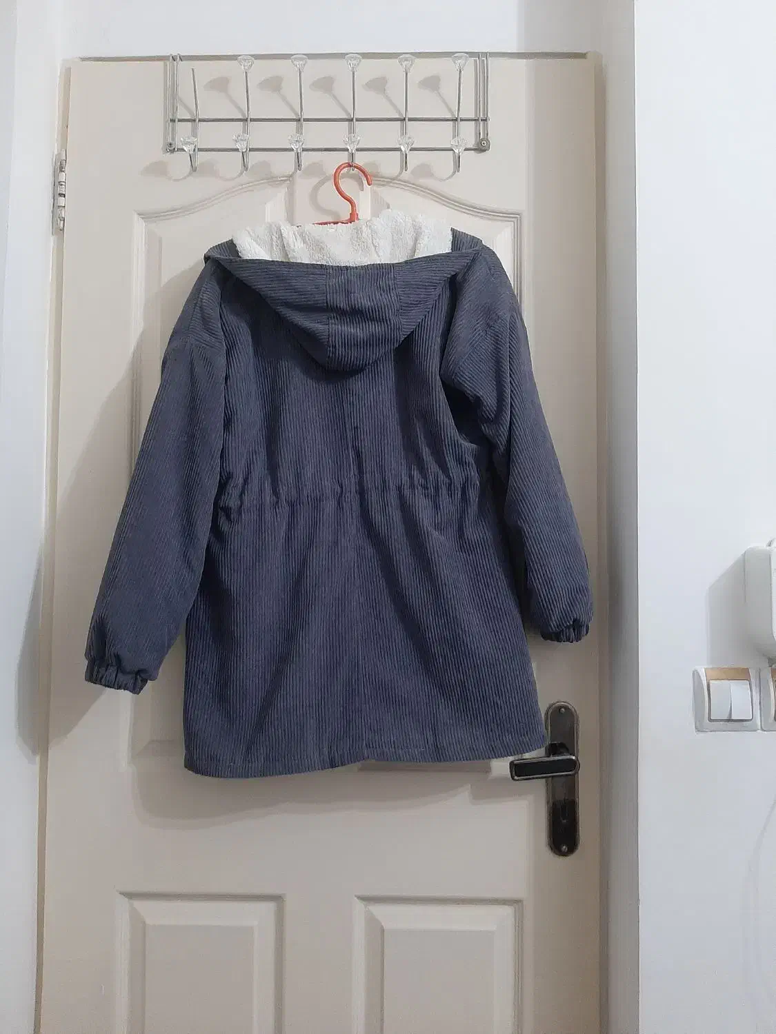 پالتو شیک وتمیز|لباس|رشت, پاستوریزه|دیوار