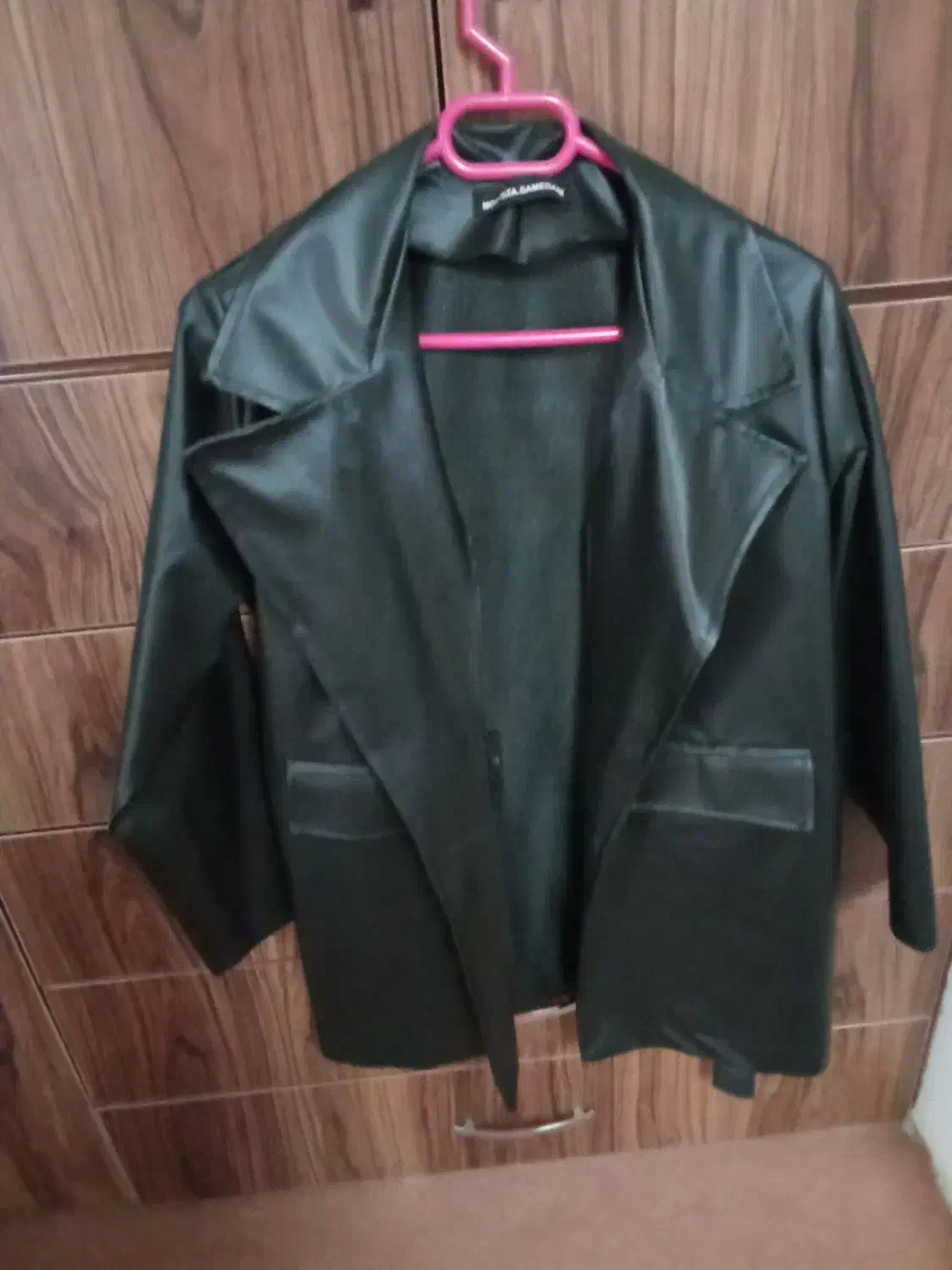 تعدادی لباس درحدنو|لباس|هشتگرد, شهرک راه آهن|دیوار