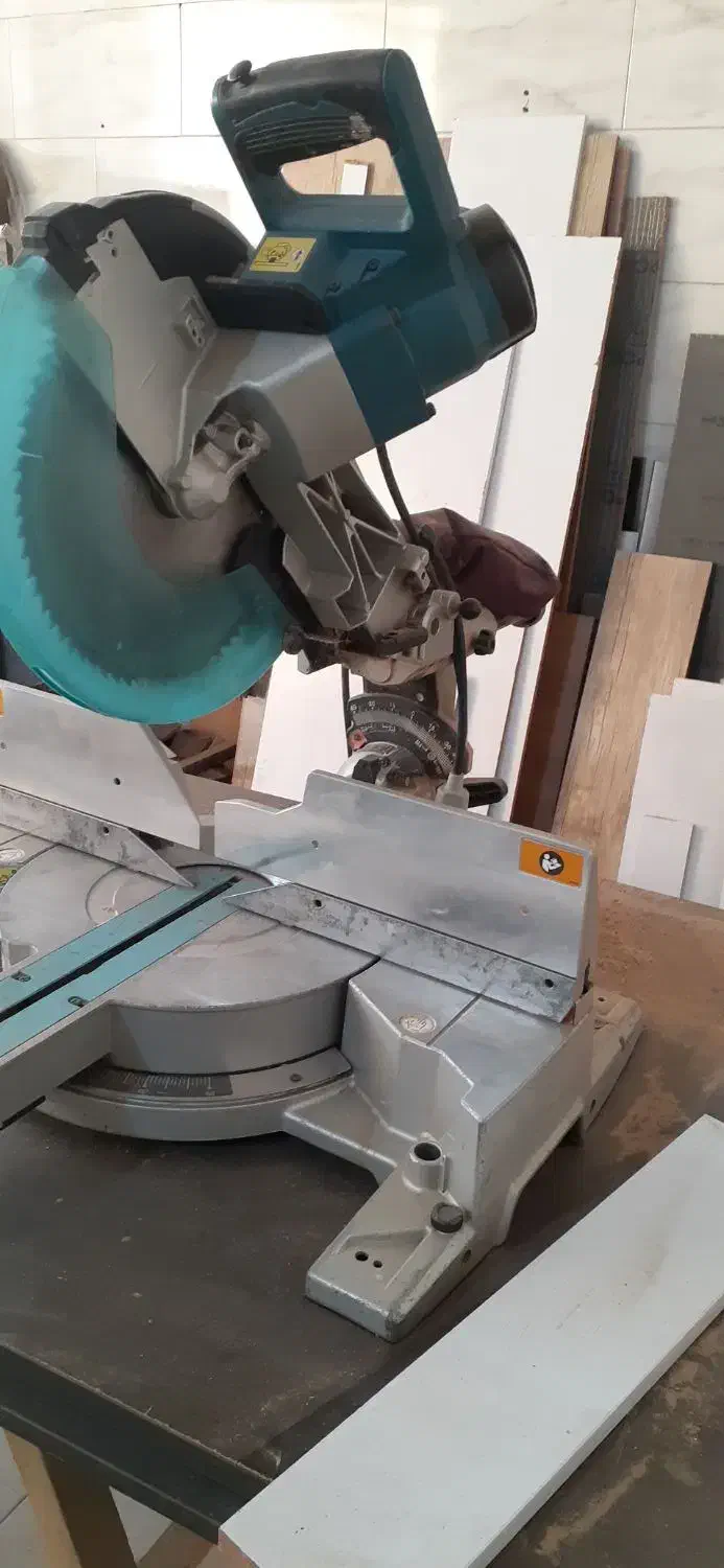 فارسی بر ماکیتا|ابزارآلات|خمینیشهر, |دیوار