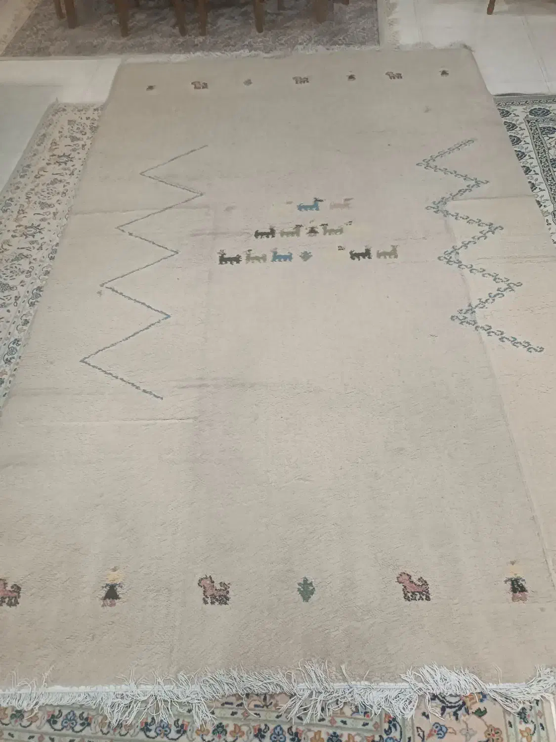 قالیچه|فرش|کرج, کوی زنبق|دیوار